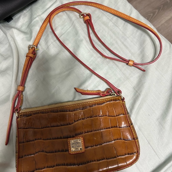 Vintage Dooney & Bourke Brown Croc-Embossed Crossbody Bag - Picture 1 of 6